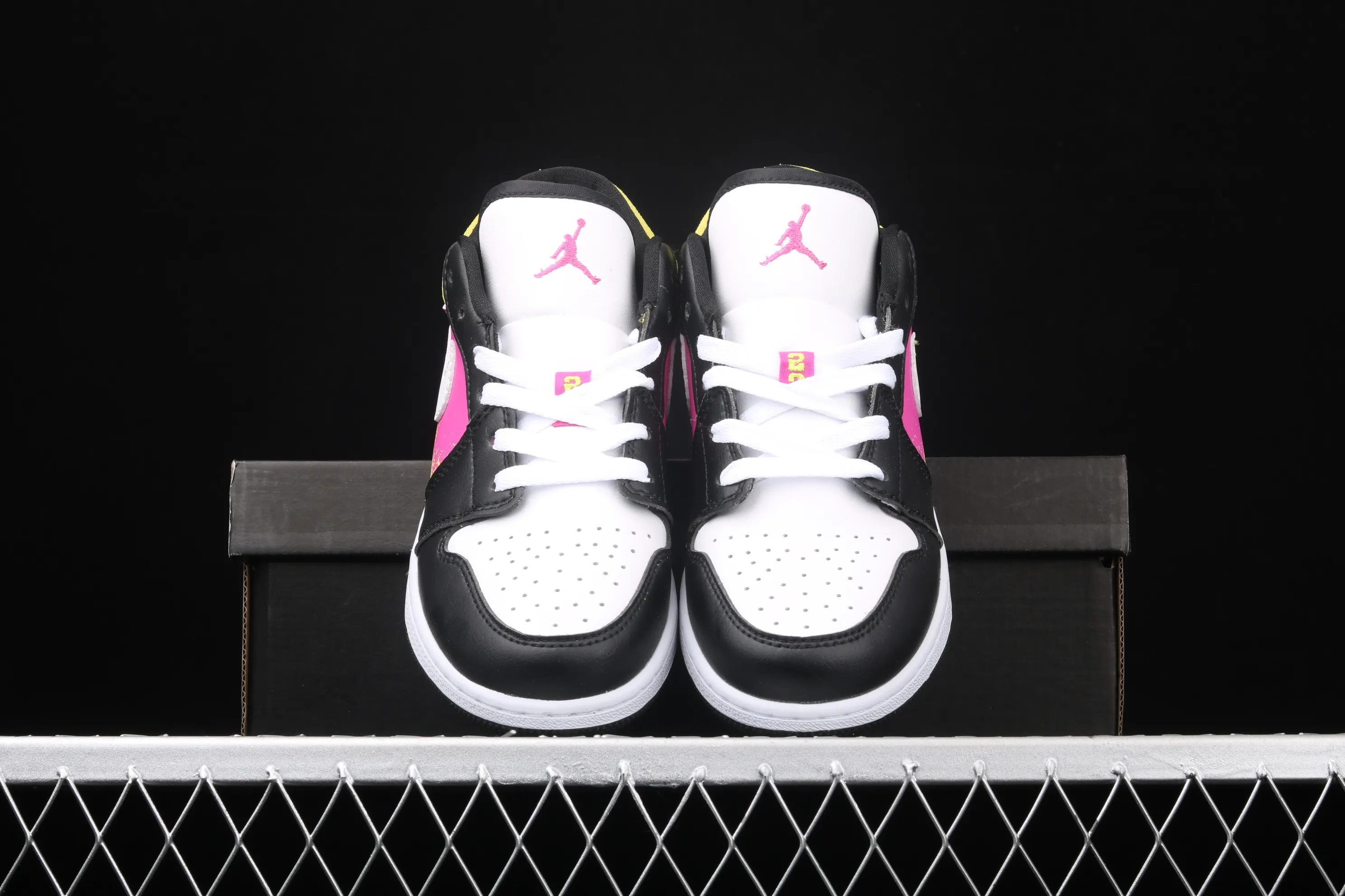 All categories Air Jordan Jordan series basketball shoes Air Jordan 1 Low Air Jordan 1 Low AJ1 Joe 1 black and white red inkjet low-top cultural and leisure sports sneakers CW5564-001